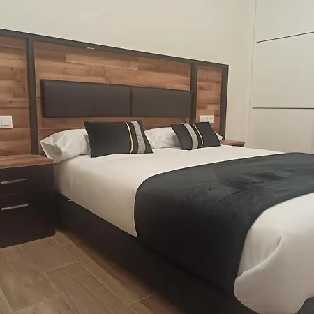 Ξενοδοχείο με διαμερίσματα Silgar Plaza