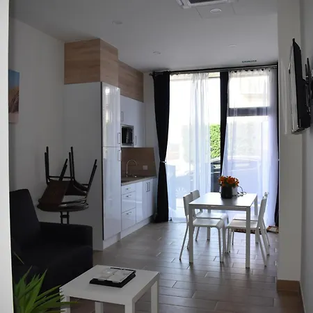 Ξενοδοχείο με διαμερίσματα Silgar Plaza 4*