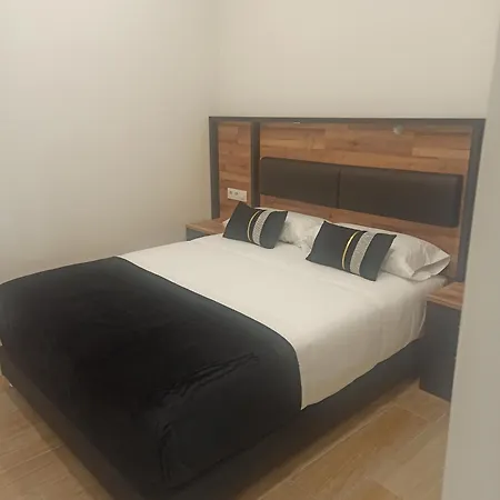 Silgar Plaza アパートホテル 4*