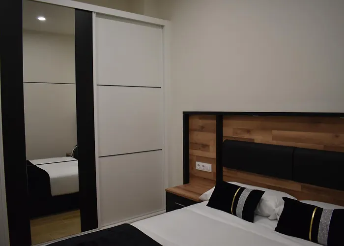 Ξενοδοχείο με διαμερίσματα Silgar Plaza